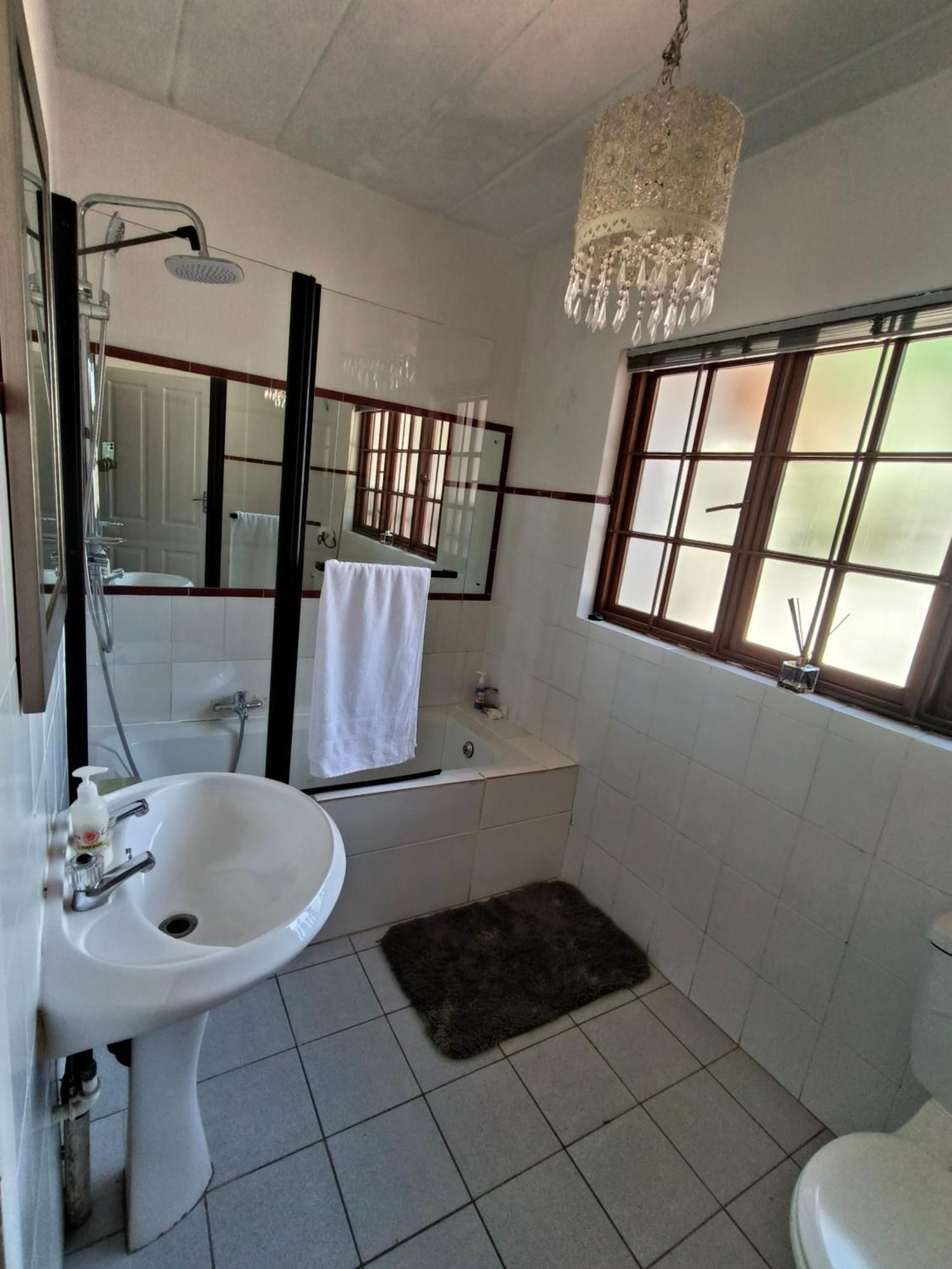 סנדטון Libra Lodge מראה חיצוני תמונה